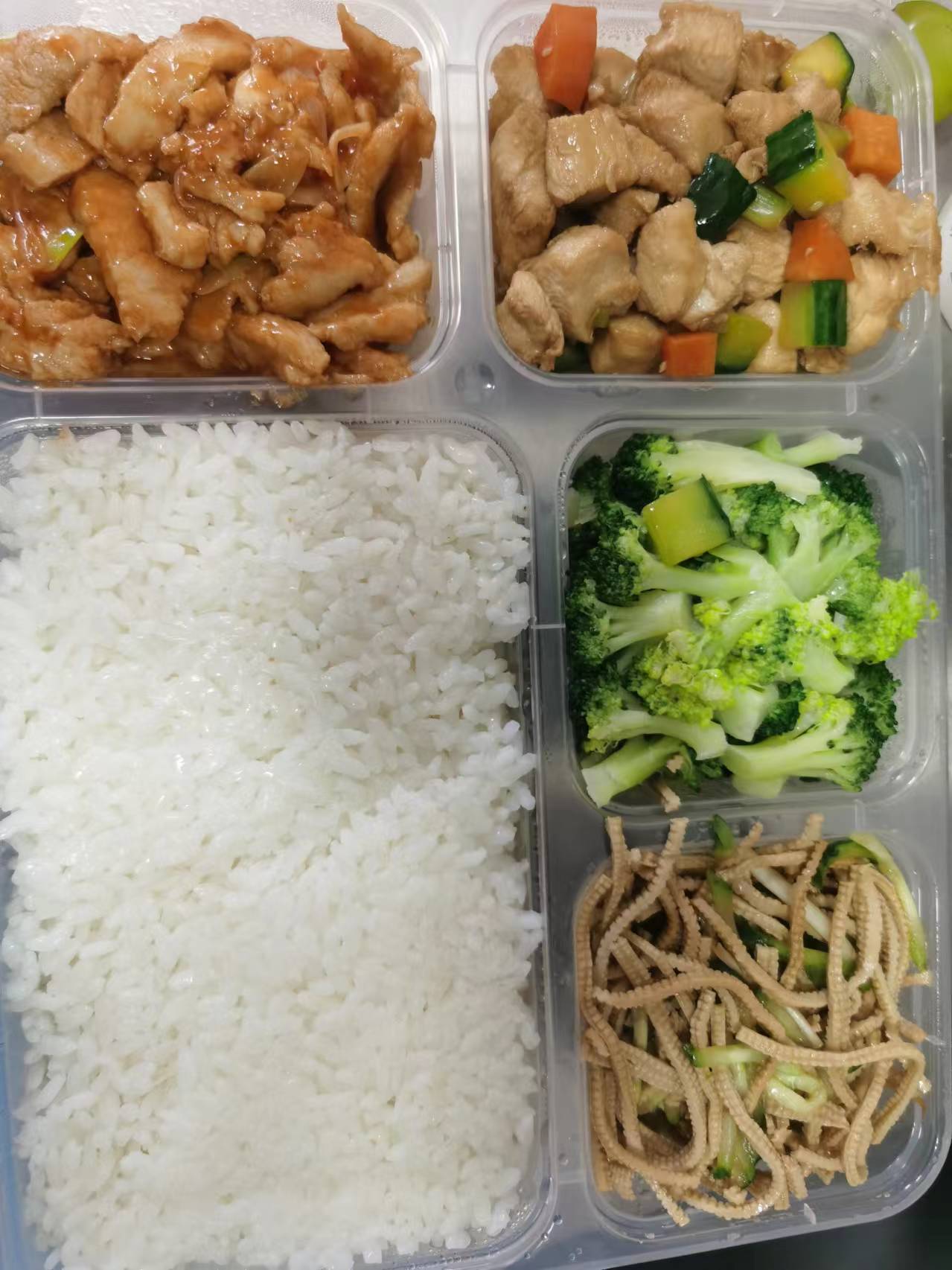 两荤两素套餐